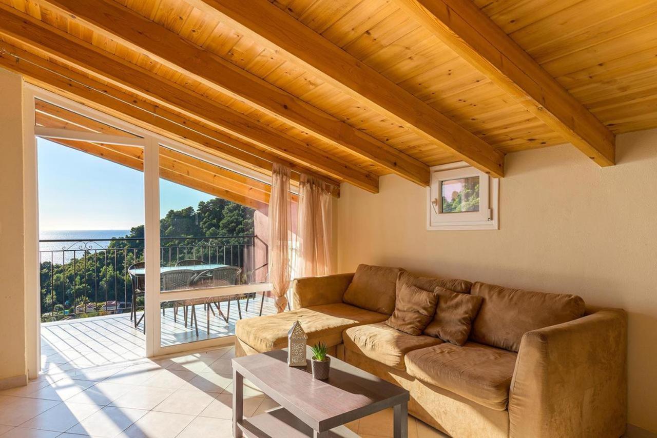 Luxury Loft Apartment With Pool - Pelekas Beach, Corfu Екстер'єр фото