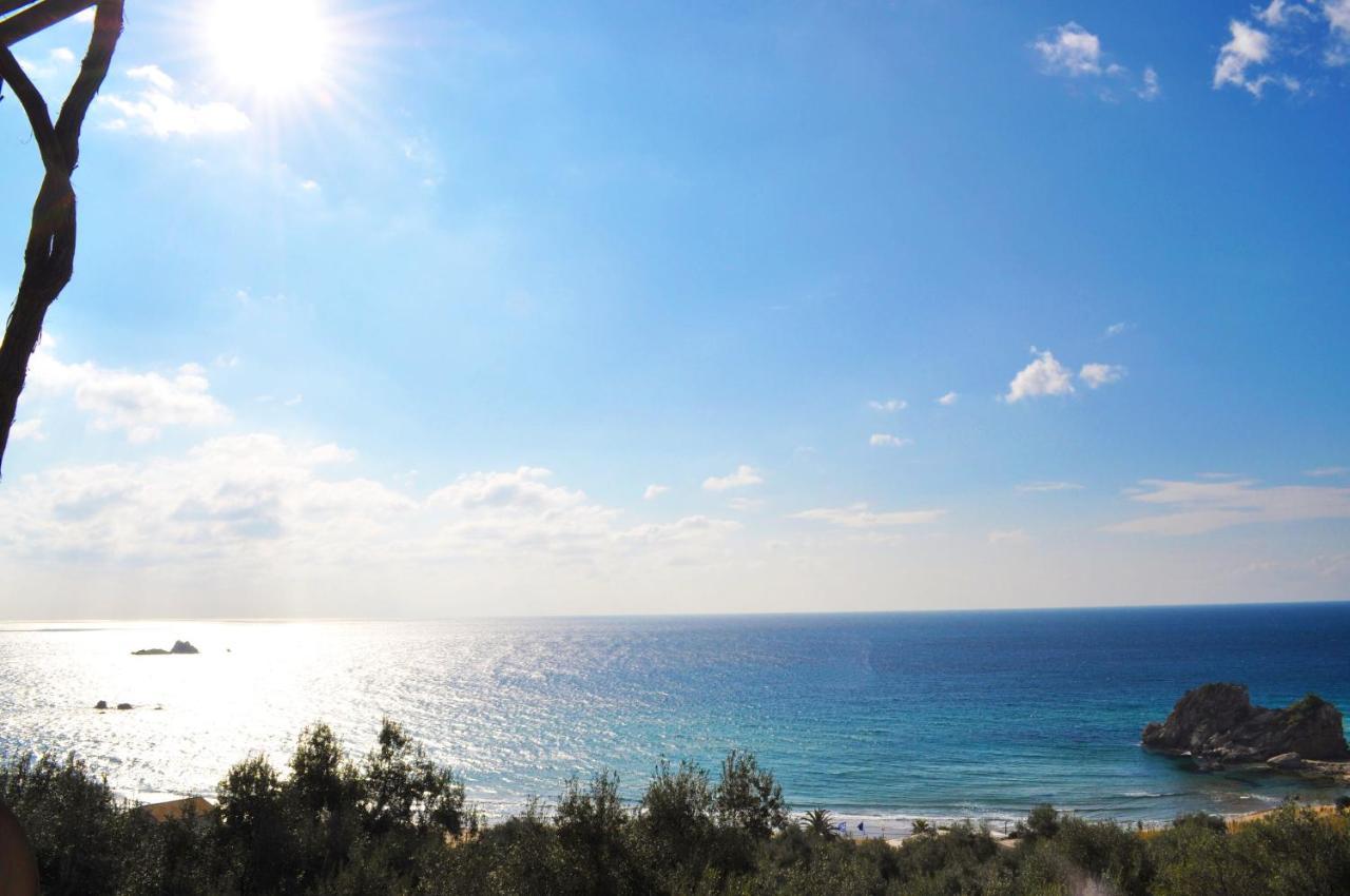 Luxury Loft Apartment With Pool - Pelekas Beach, Corfu Екстер'єр фото